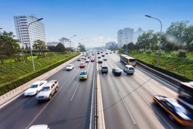 şehir içinde sivil trafik