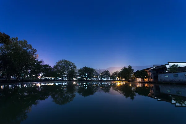 Night scence of quiet lake — Stock Photo, Image