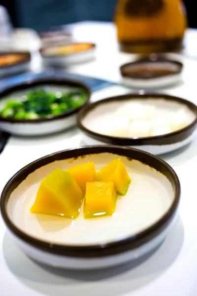 Корейская еда в блюде — стоковое фото