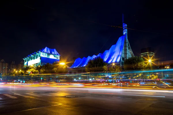 Paysage urbain la nuit — Photo