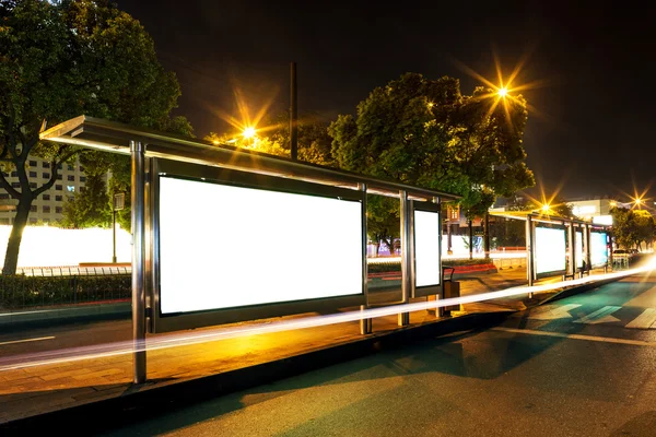 BUS-STATION — Stockfoto