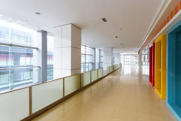 Corridor in shopping mall — Stock Photo, Image