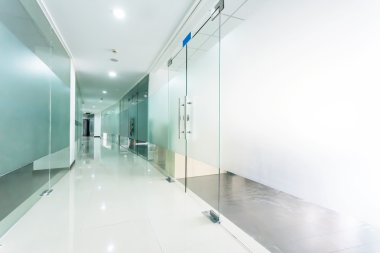 koridor modern ofis binası