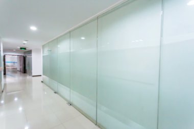 koridor modern ofis binası