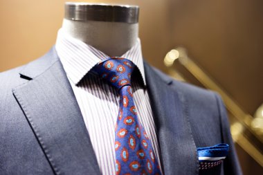 resmi elbiseli moda kavramı