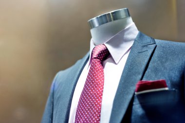 resmi elbiseli moda kavramı