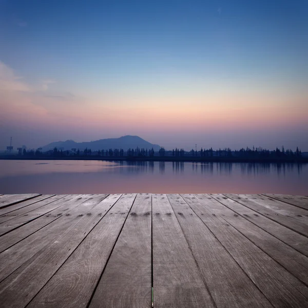 Lac avec coucher de soleil — Photo