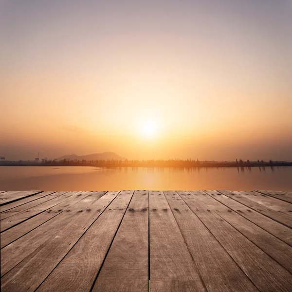 Lac avec coucher de soleil — Photo