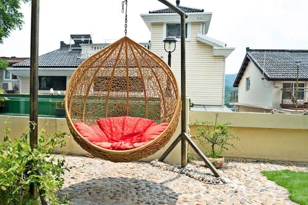Rattan függő szék등나무 교수형의 자 — 스톡 사진