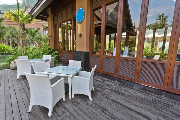 Table and chairs — Stock Photo, Image