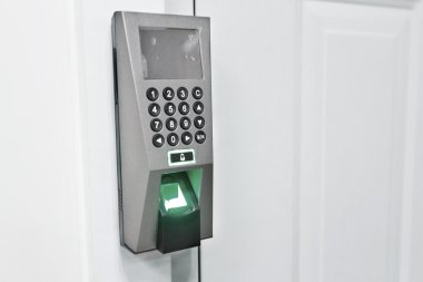 bir iş yeri kilit, parmak izi ve şifre