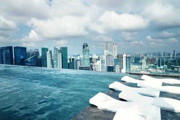 Infinity pool of Marina Bay Sands — Stock Photo, Image