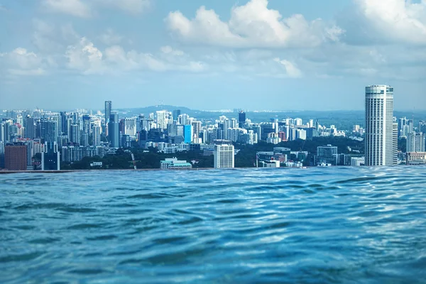 Infinity zwembad van marina bay sands — Stockfoto