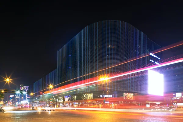 Cidade moderna noite — Fotografia de Stock