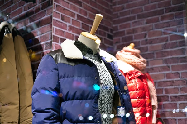 Mannequin displaying latest trend — Stock Photo, Image