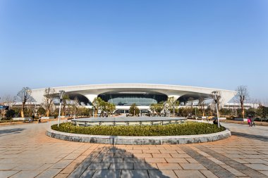 Şehrin modern binası