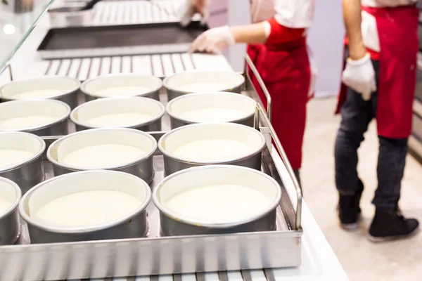 Baking Cake in Springform — Stock Photo, Image