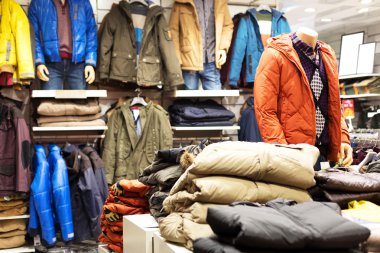 Moda mağazasının içi. 