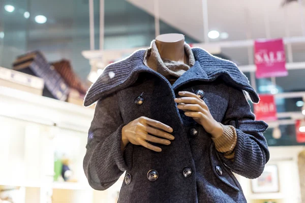 Intérieur du magasin de vêtements de mode — Photo