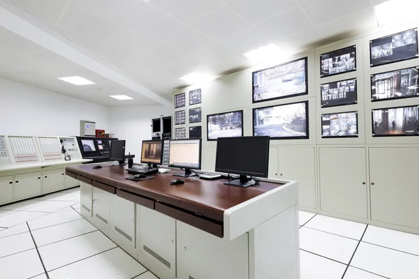 Salle de contrôle du bureau moderne — Photo