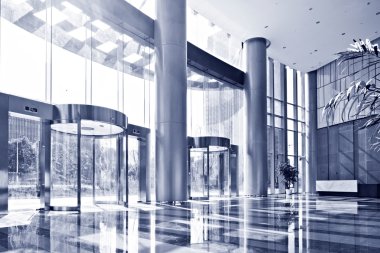 boş salonda modern ofis binası. 