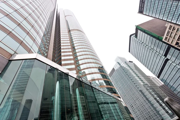 都市の高層ビルの近代的なガラスのシルエット — ストック写真