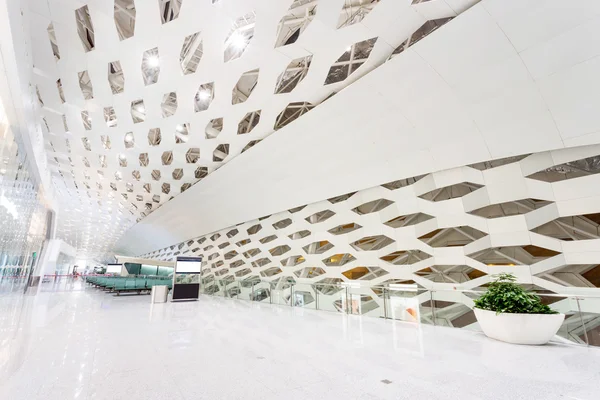 Wnętrze budynku lotniska międzynarodowego — Zdjęcie stockowe