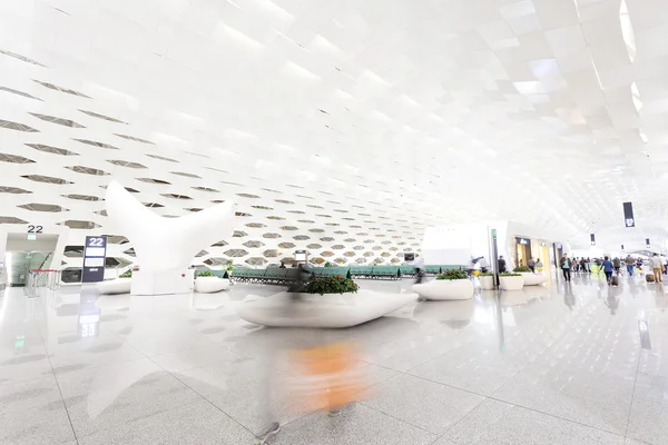 Passageiro no aeroporto. — Fotografia de Stock