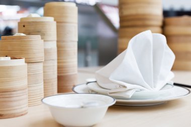 Bambu sepetinde haşlanmış Çin çöreği.