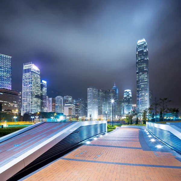 Camino de la ciudad en la noche — Foto de Stock