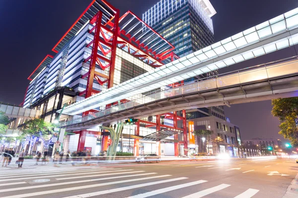 Night view of modern street — Stock Photo, Image