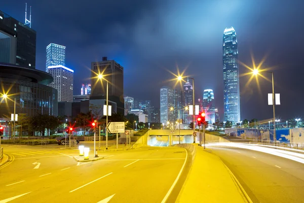 Moderne stad in de nacht — Stockfoto