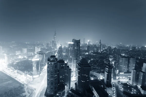 Skyline della città di notte — Foto Stock