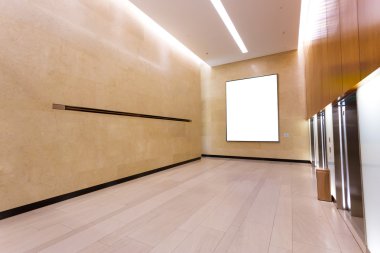 Modern ofis binasında boş koridor