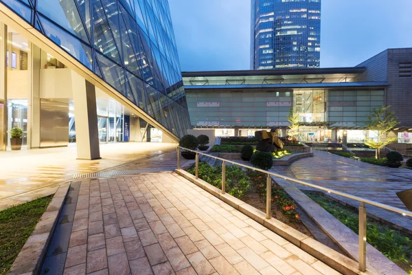 El camino hacia un edificio moderno en Hong Kong —  Fotos de Stock