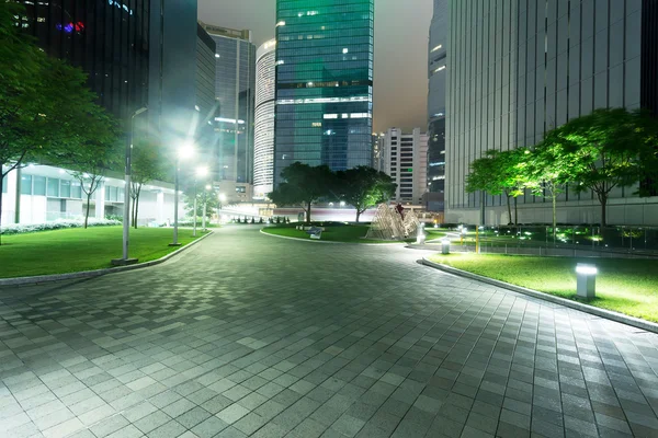 The modern buildings and city park — Stock Photo, Image