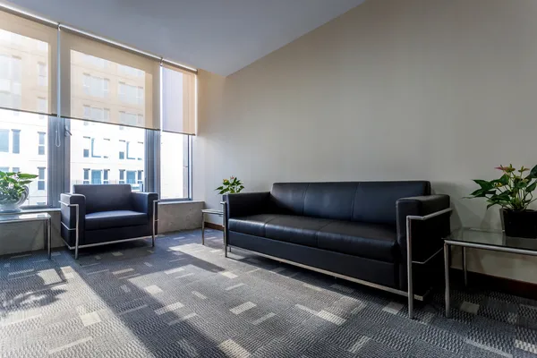 Sala de descanso en el moderno edificio de oficinas — Foto de Stock