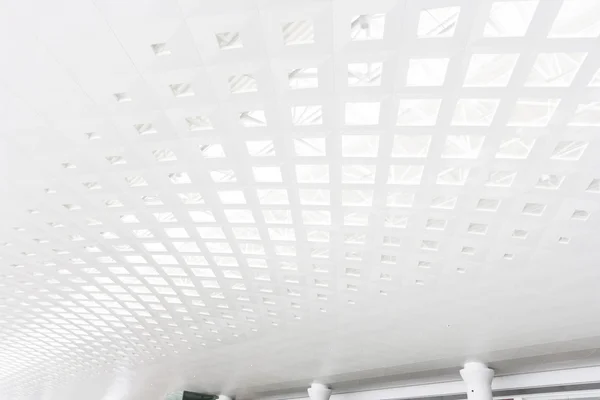 Plafond van modern gebouw — Stockfoto