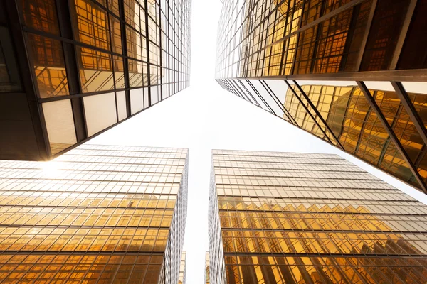 Moderne Glassilhouetten von Wolkenkratzern — Stockfoto