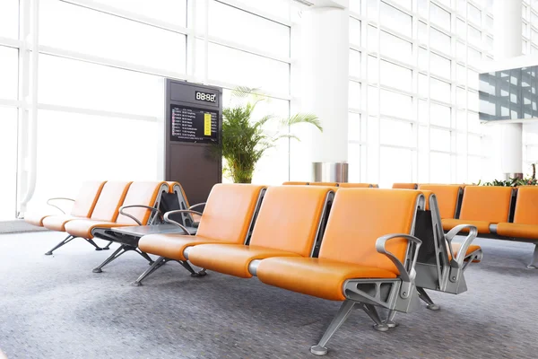 Modern airport terminal waiting room — Stock Photo, Image