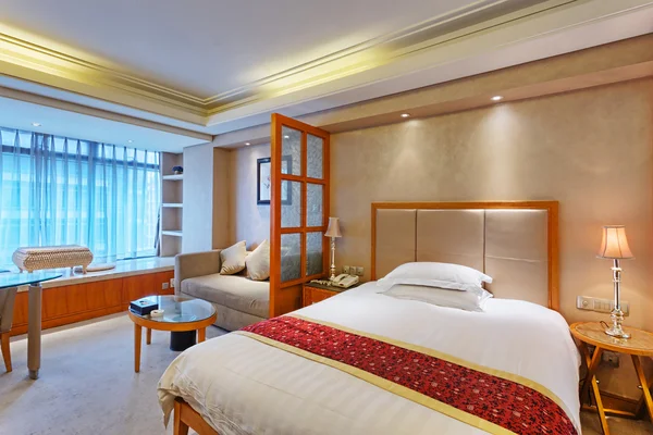 Luxusschlafzimmer im Hotel — Stockfoto