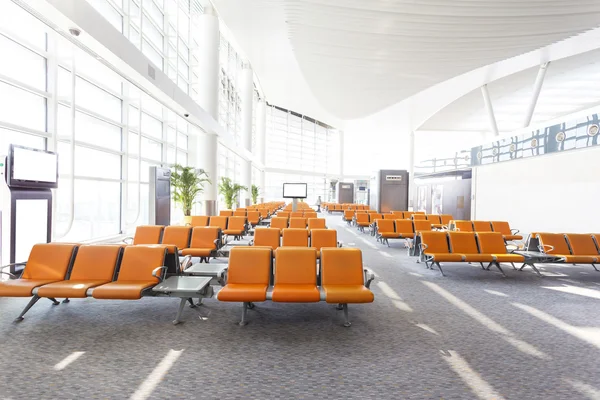 Moderne luchthaven terminal wachtkamer — Stockfoto