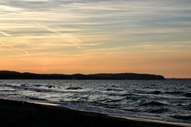 akşam Bay