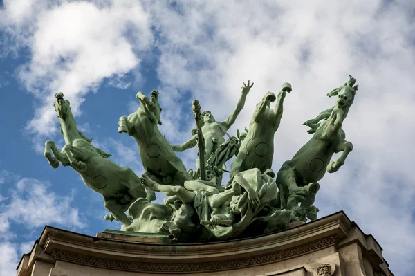 Horses statue in Paris — Stock Photo, Image