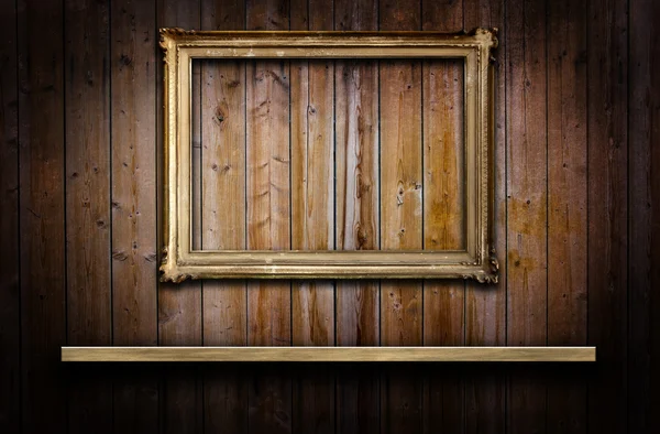 Holzwand mit Regal und Rahmen — Stockfoto