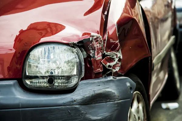 赤い事故車 — ストック写真