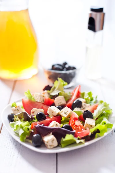 Dieta e salada mediterrânea saudável — Fotografia de Stock