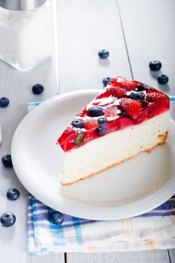 Diyet taze meyve ve reçel ile hafif tatlı