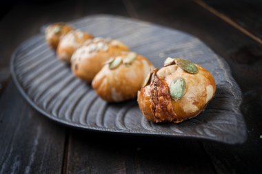 Fırından yeni çıkmış kepekli diyet ekmek