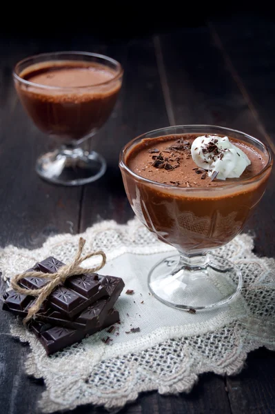 Donkere en delicate chocolade mousse — Stockfoto